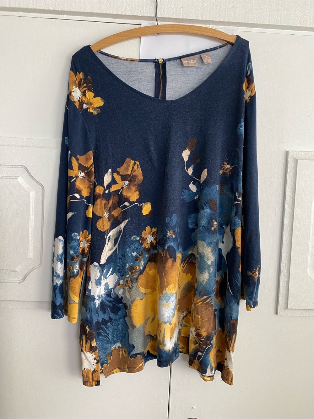 Chico's Size 3 Heathered Blue Jersey Top with Navy Hem